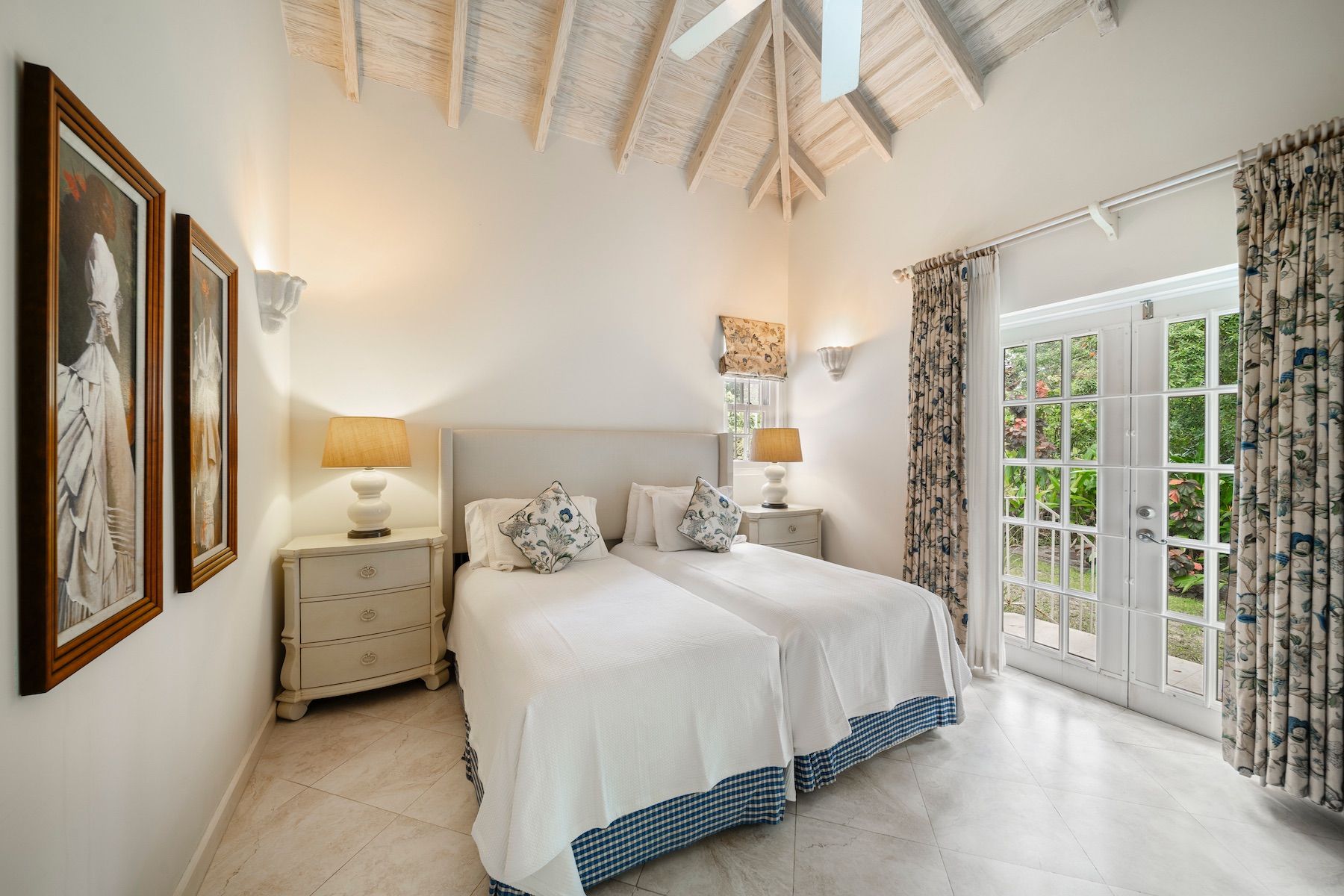 Sandalwood House villa photo.